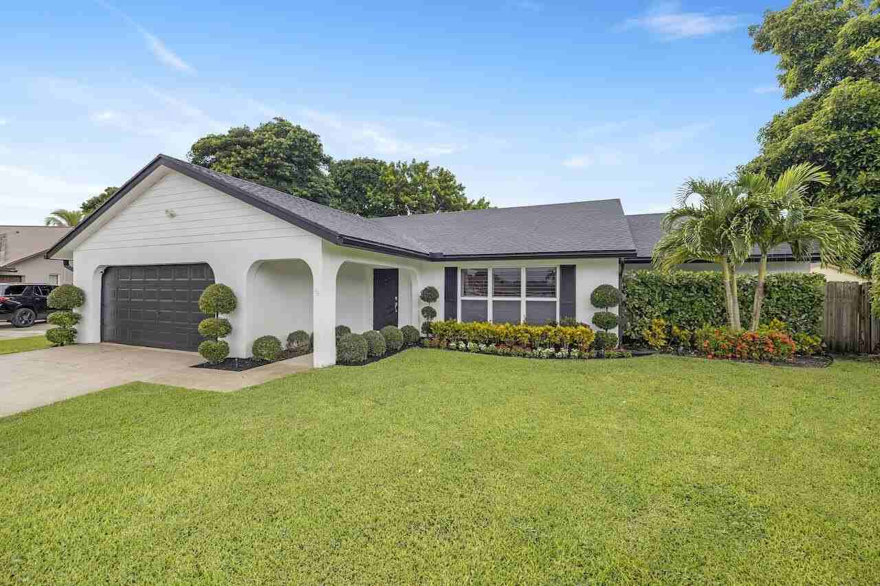 1145 Hickory Trl - Photo 2 of 29