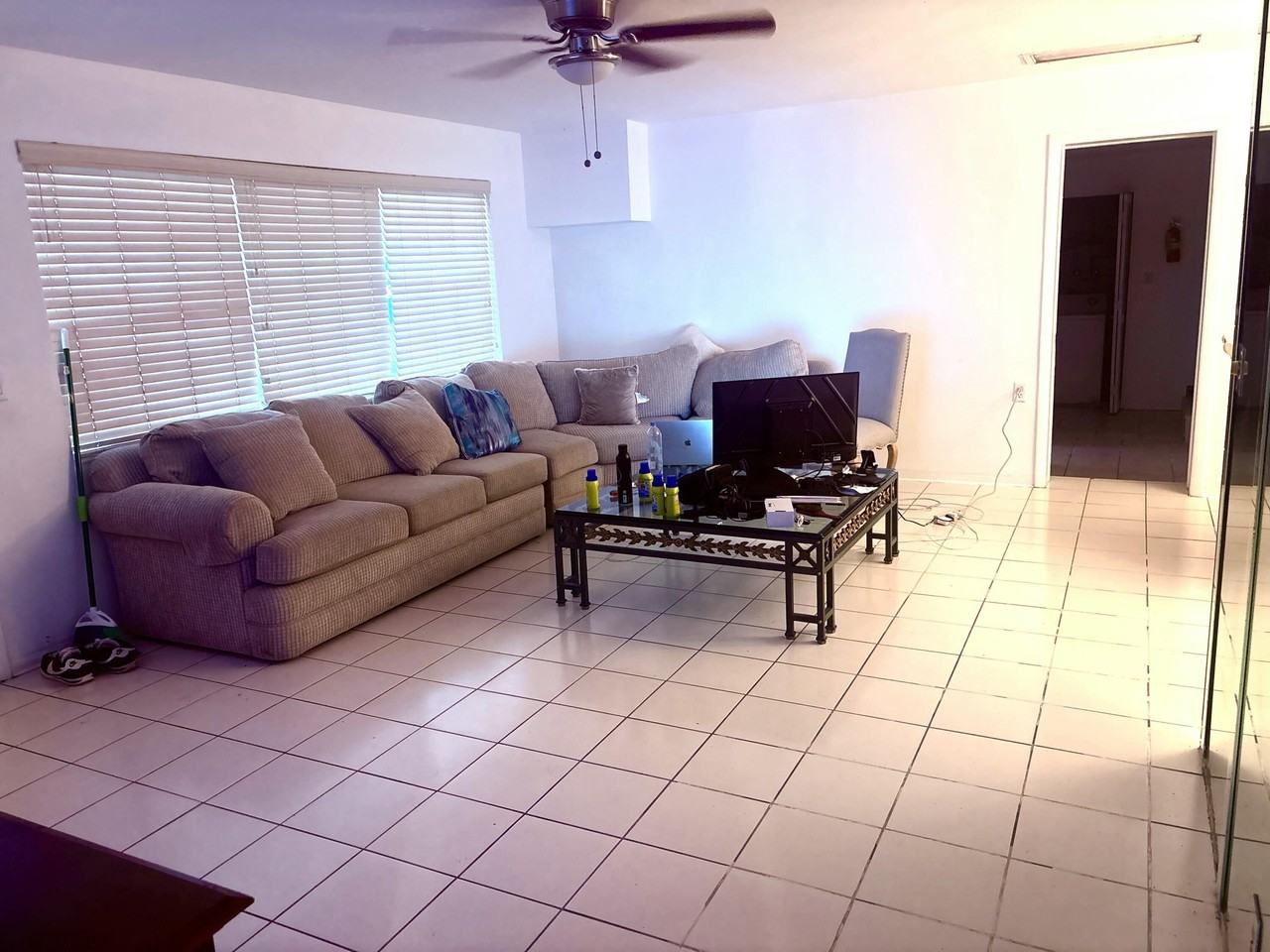 171 Se 28th Ave - Photo 2 of 10