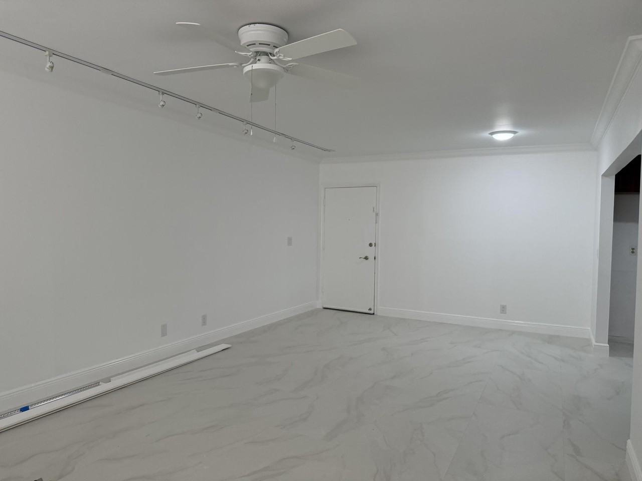 2161 Ne 68th St Apt 303 - Photo 4 of 13