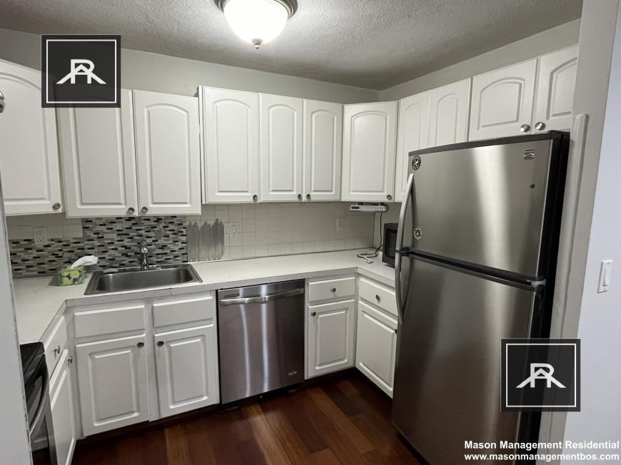 385 Langley Rd - Photo 2 of 10