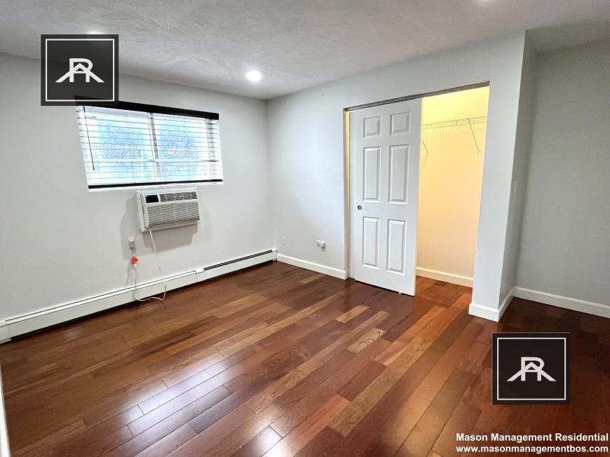 385 Langley Rd - Photo 5 of 10