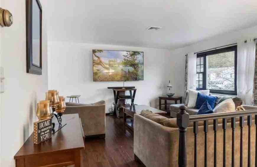 13 Newbury St - Photo 4 of 10