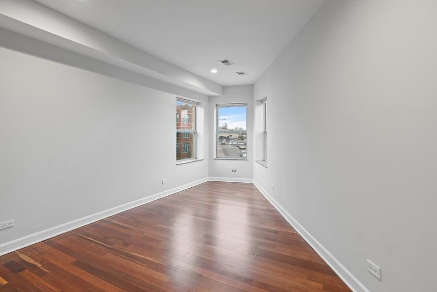 7227 N Rogers Ave - Photo 3 of 4