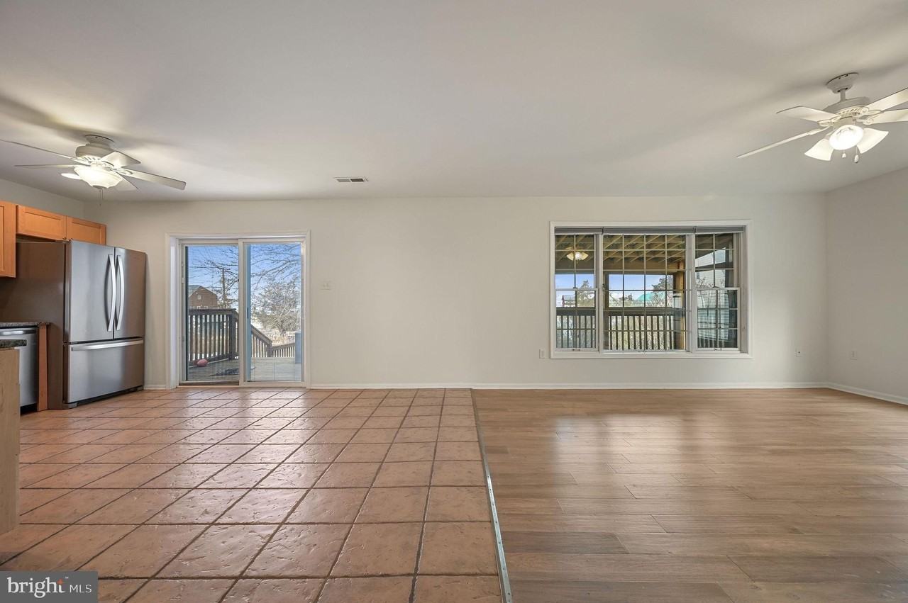 93 Wyatt St - Photo 2 of 15