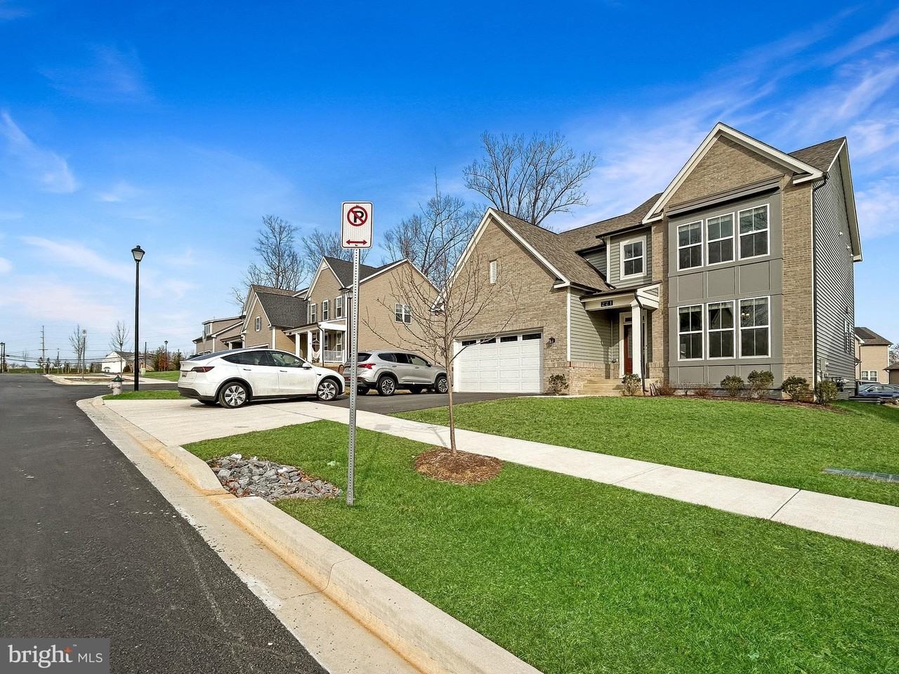 221 Red Oak Ridge Pl - Photo 2 of 28