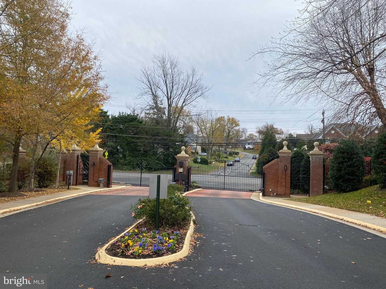 1824 Fonthill Ct Unit 21 - Photo 3 of 48