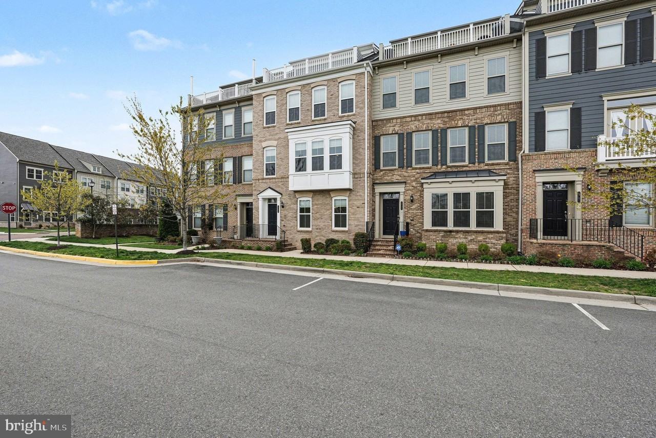 1703 Cottonwood Grove Rd - Photo 2 of 50