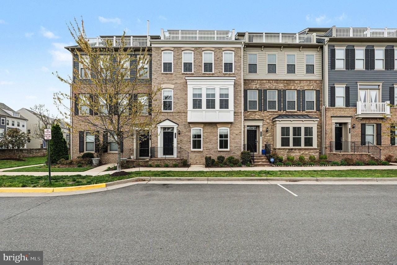 1703 Cottonwood Grove Rd - Photo 3 of 50