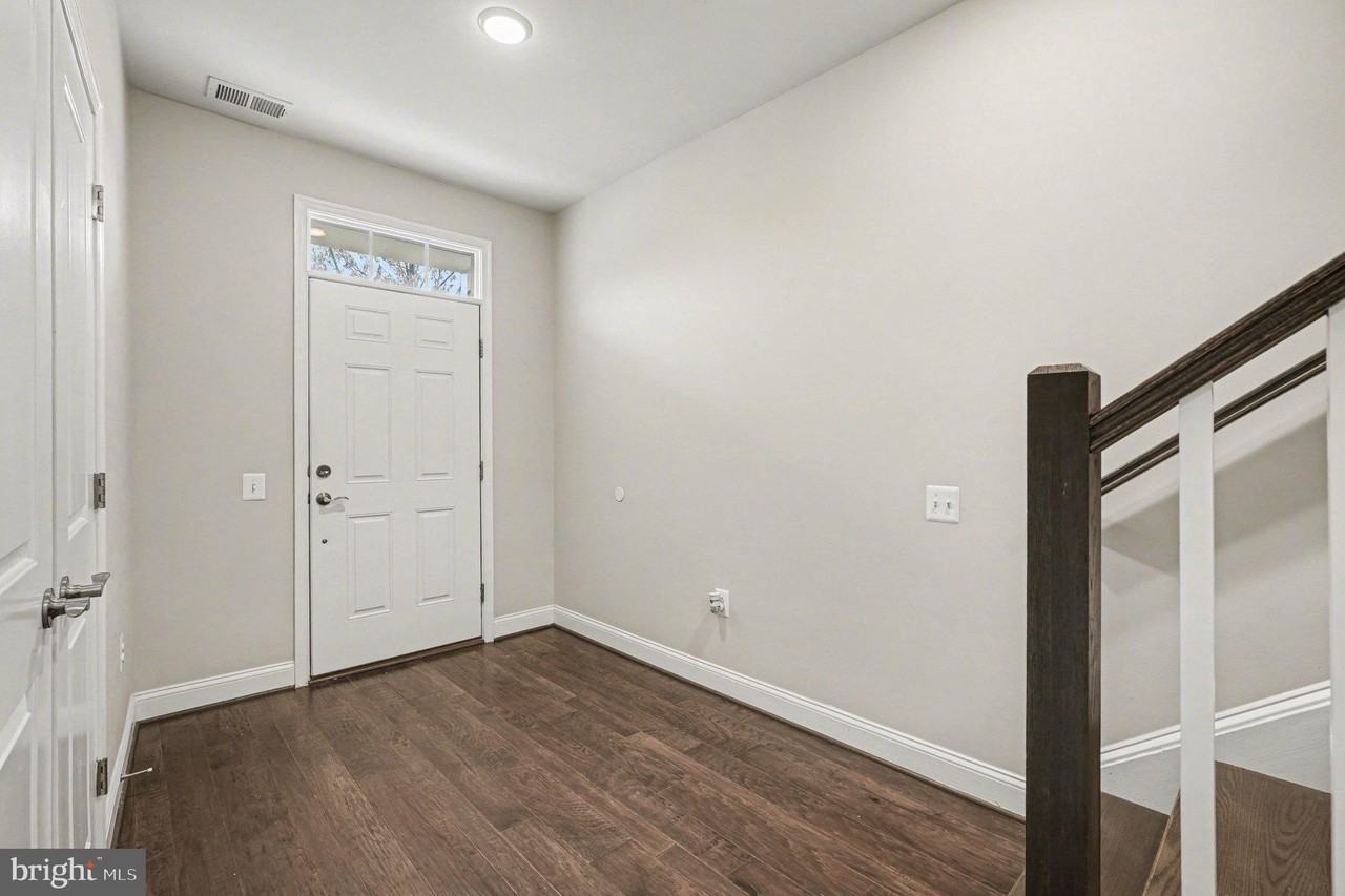 1703 Cottonwood Grove Rd - Photo 4 of 50