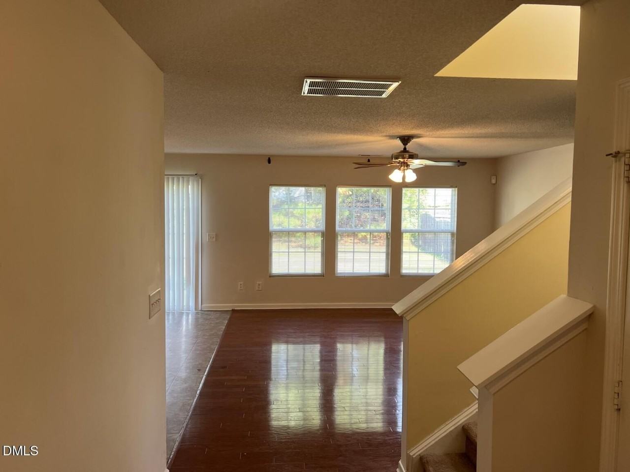 609 Magna Dr - Photo 2 of 24