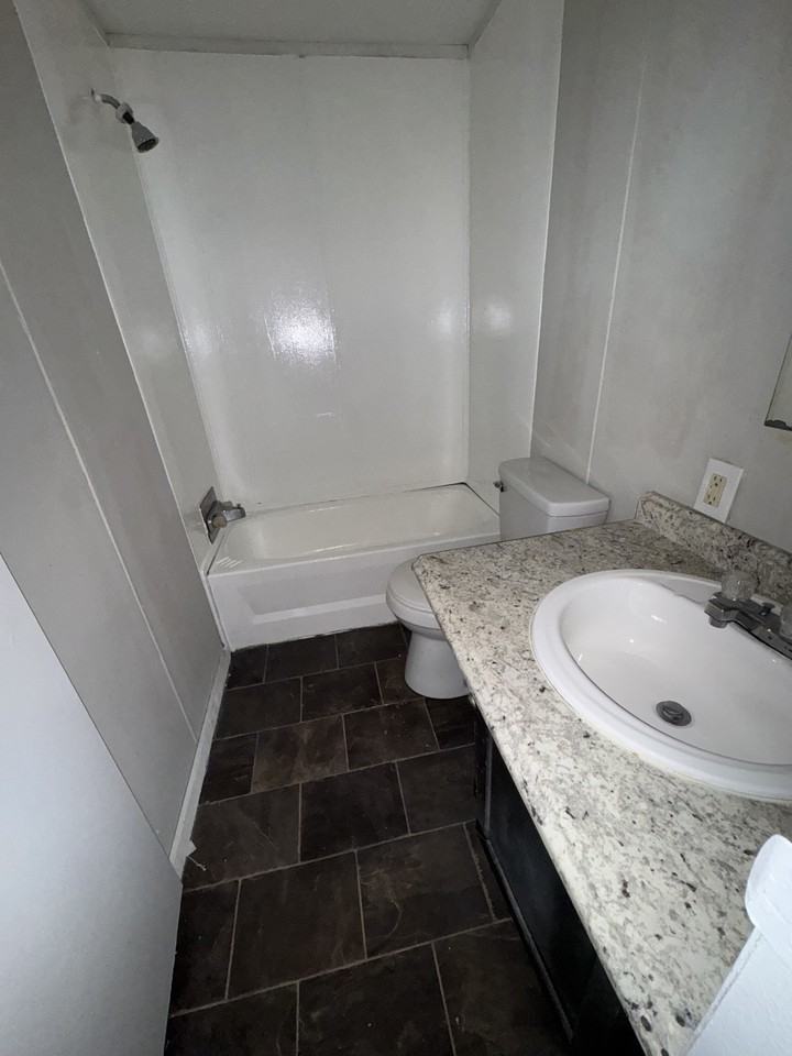 1136 County Road 21 N #1 - Photo 5 of 5