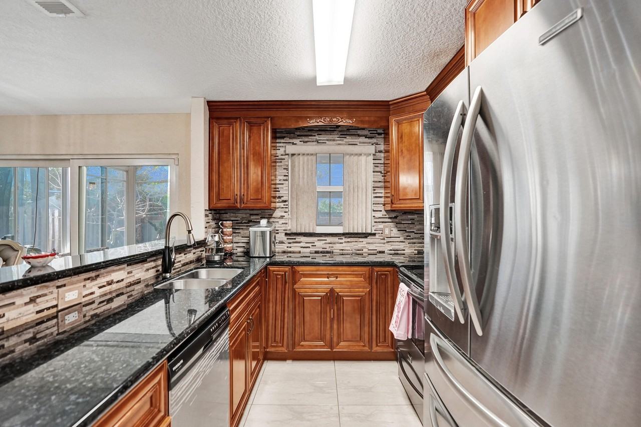 3099 W Buena Vista Dr - Photo 4 of 6