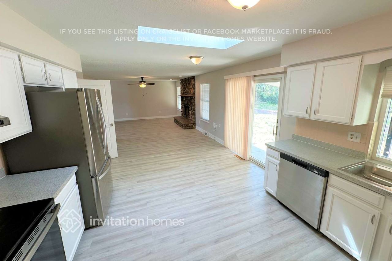 12857 Garfield Cir - Photo 4 of 16