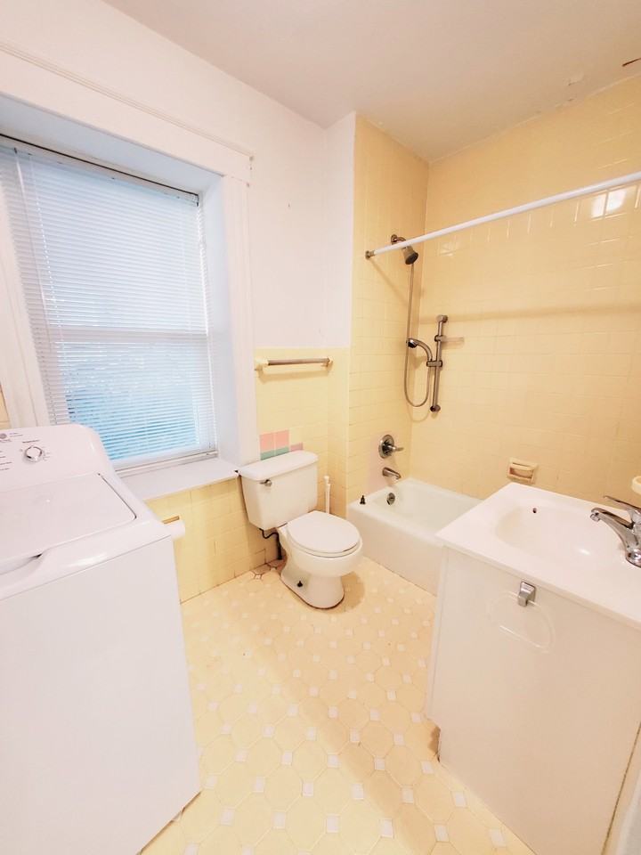 70 Alexander St #1 - Photo 6 of 8