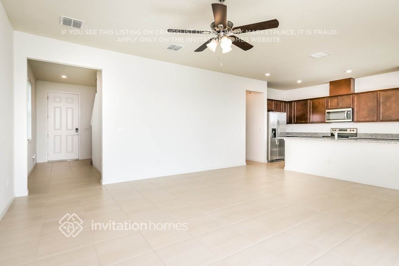 2594 Autumn Peace Dr - Photo 4 of 25