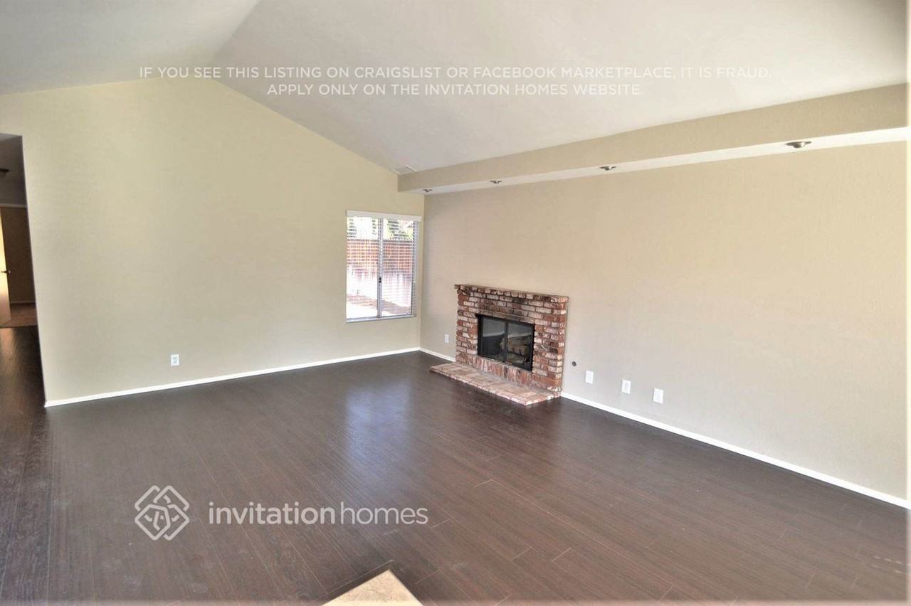 11239 Arizona Ave - Photo 4 of 12