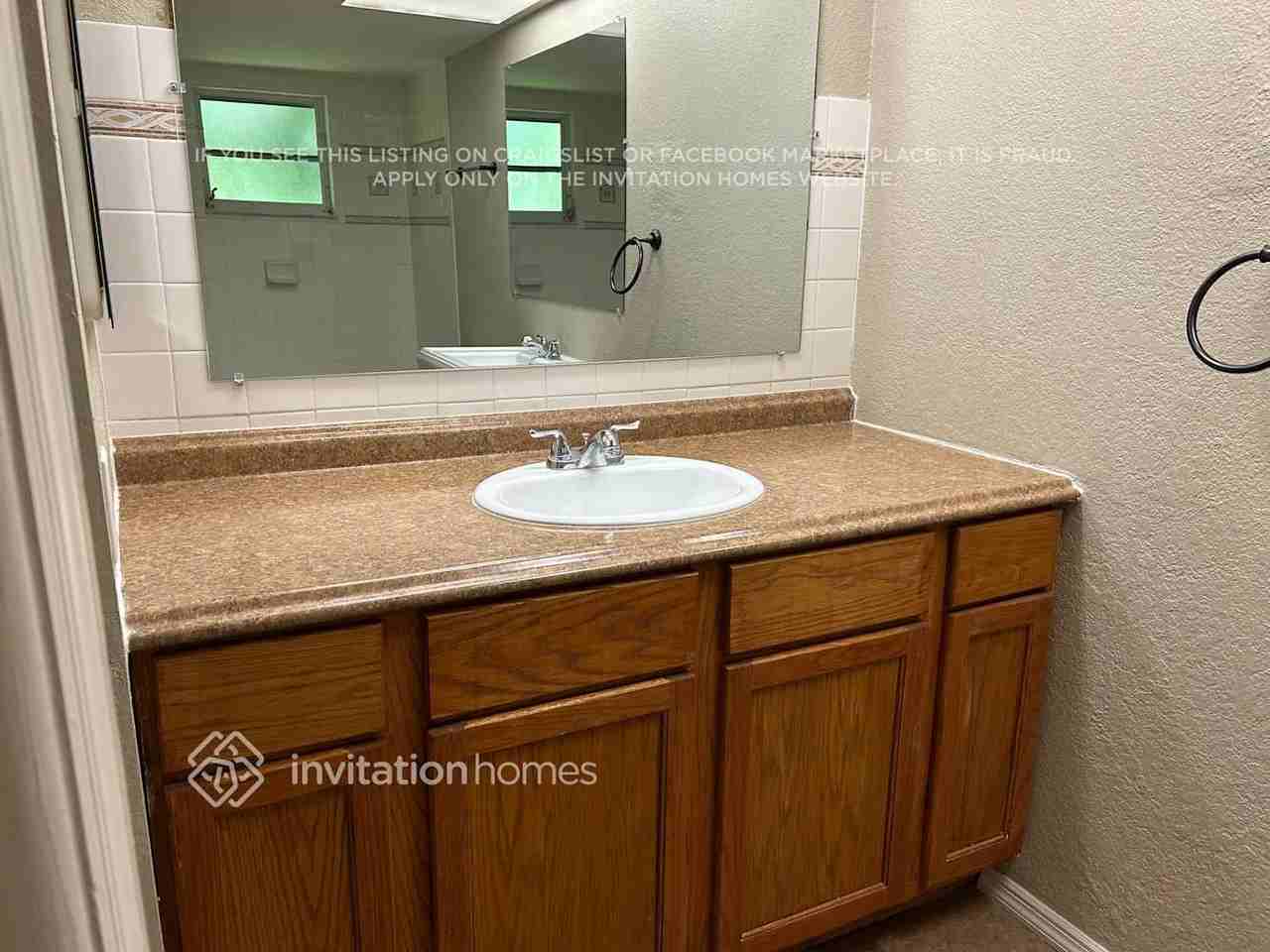 1358 Preston St - Photo 5 of 8