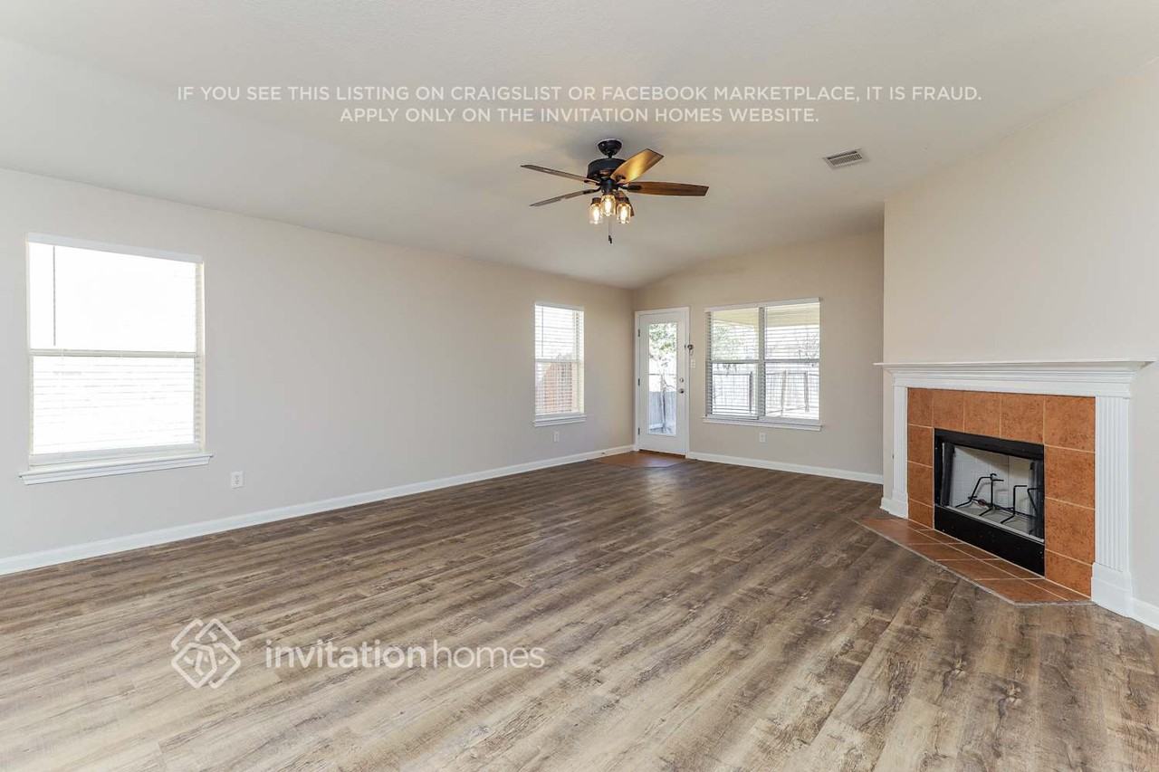 8414 Western Way - Photo 3 of 16