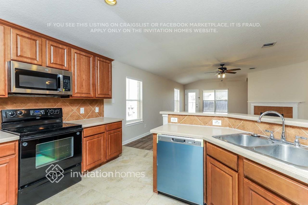 8414 Western Way - Photo 7 of 16