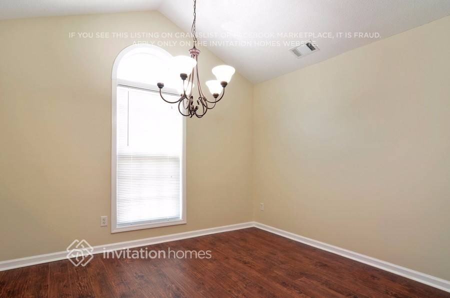 124 Meadow Ct - Photo 3 of 18