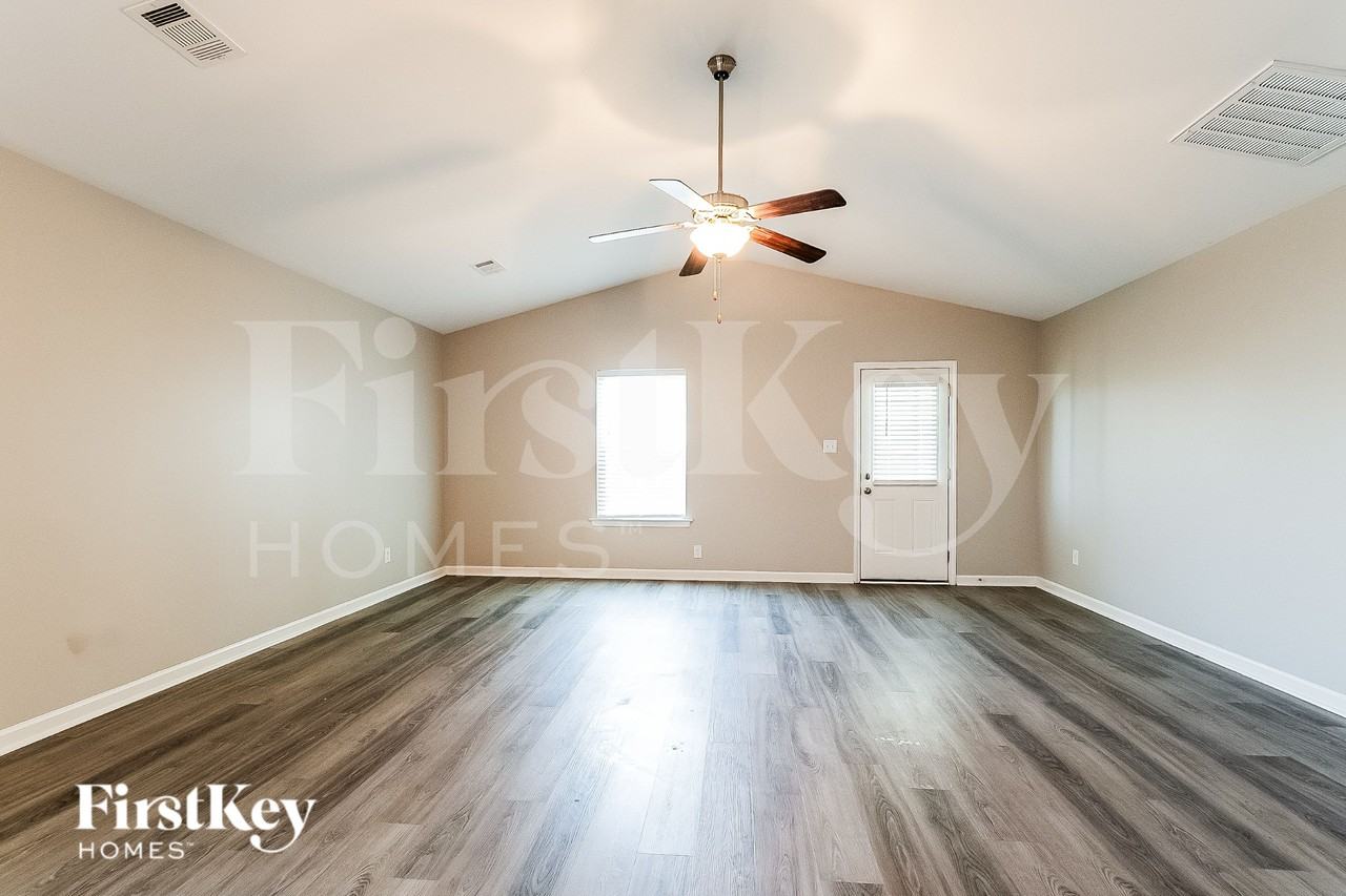 3418 Drysdale Dr - Photo 3 of 19