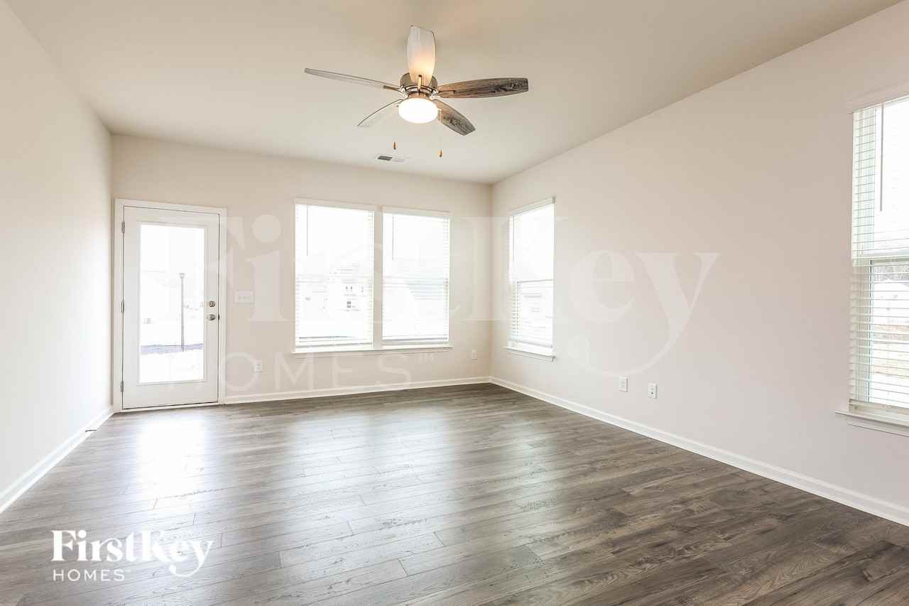 607 Goldburn Way - Photo 3 of 15