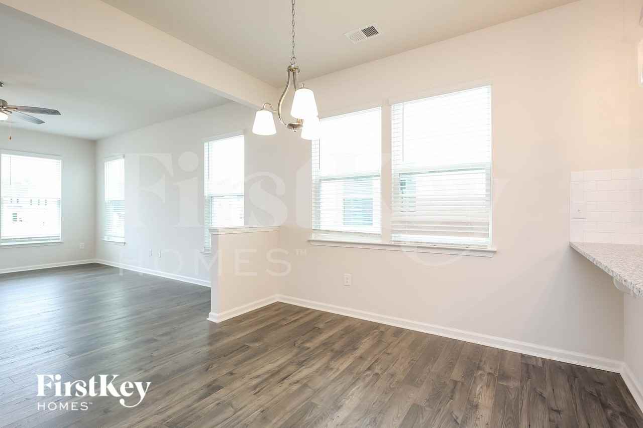 607 Goldburn Way - Photo 5 of 15