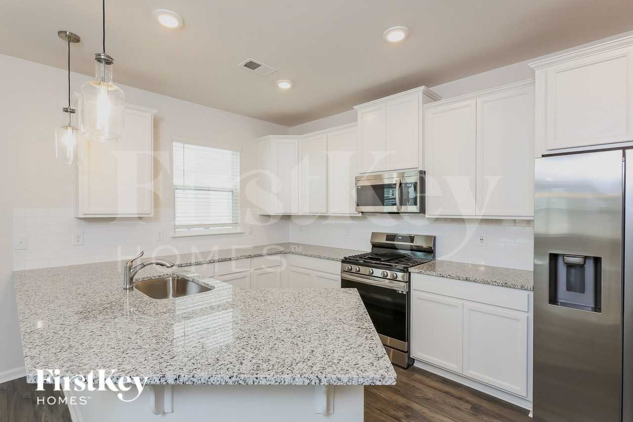 607 Goldburn Way - Photo 6 of 15
