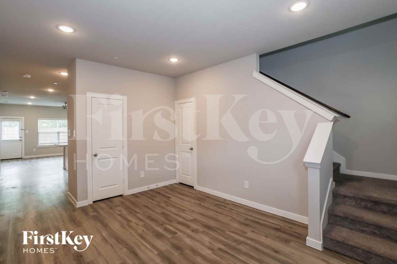 613 Ava Trl - Photo 3 of 15