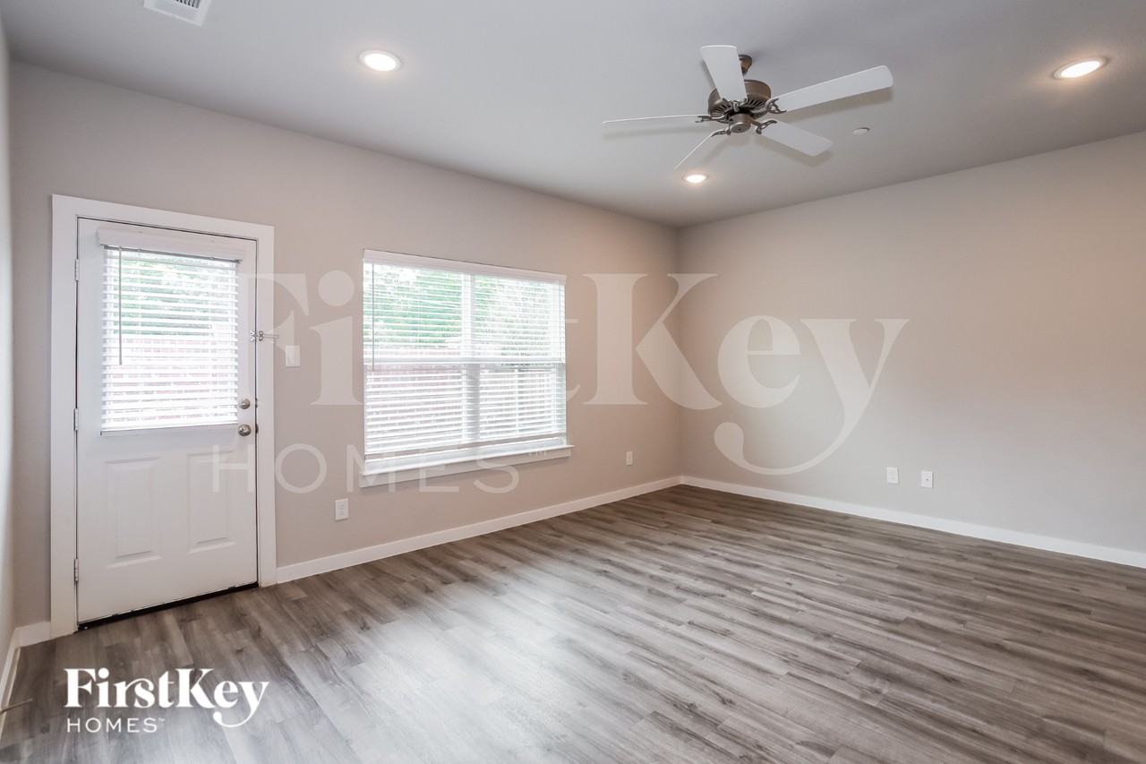 613 Ava Trl - Photo 6 of 15