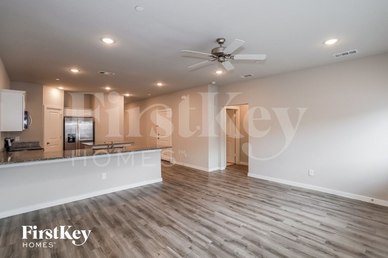 613 Ava Trl - Photo 7 of 15