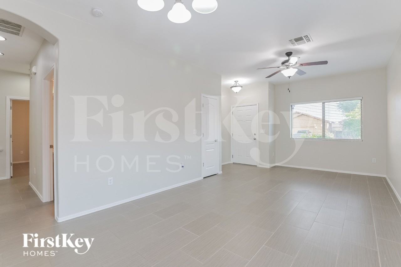 11584 W Stone Hearth St - Photo 4 of 15