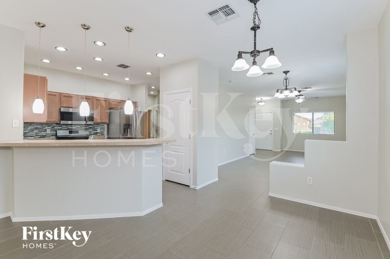 11584 W Stone Hearth St - Photo 5 of 15