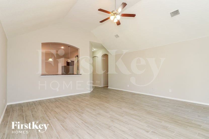 500 Stone Crossing Ln - Photo 4 of 15