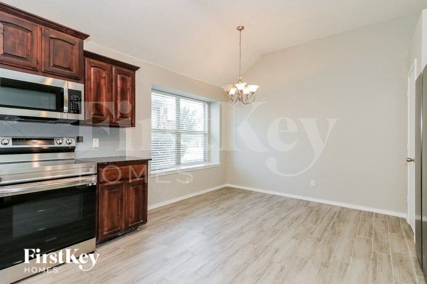 500 Stone Crossing Ln - Photo 5 of 15