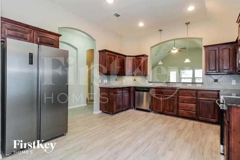 500 Stone Crossing Ln - Photo 6 of 15