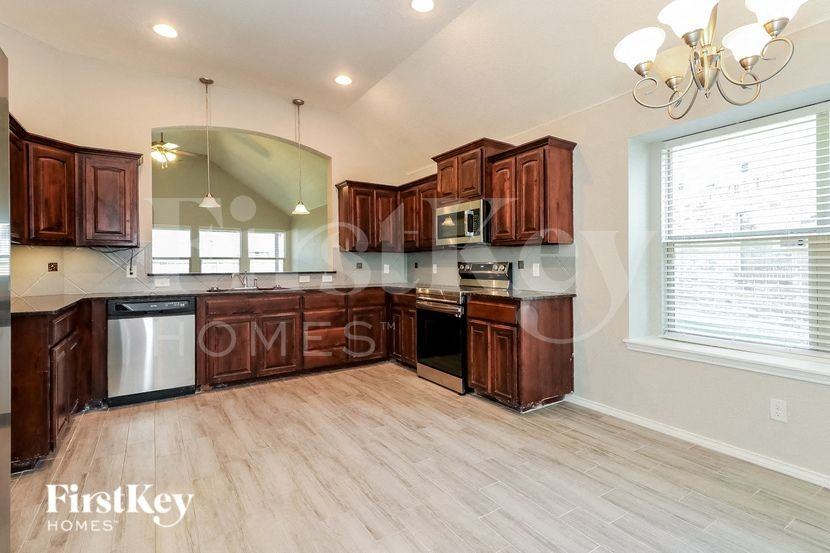 500 Stone Crossing Ln - Photo 7 of 15