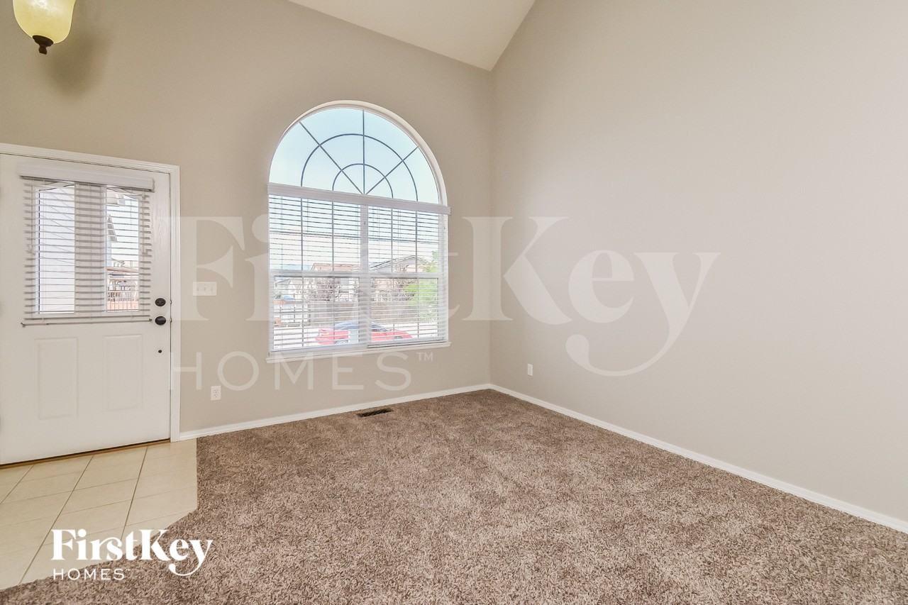 1749 Dewhirst Dr - Photo 2 of 15