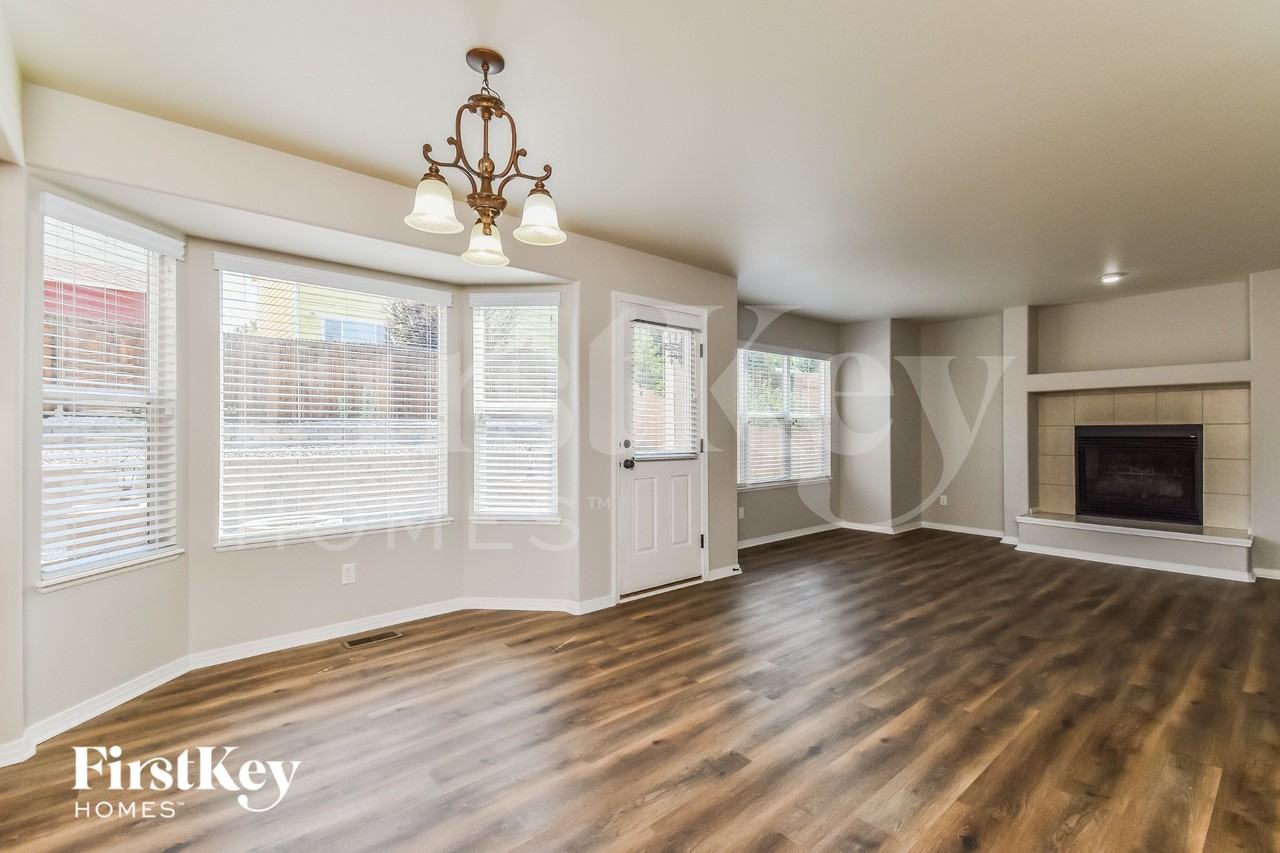 1749 Dewhirst Dr - Photo 4 of 15