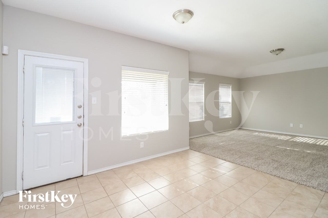 10213 S Race St - Photo 3 of 16