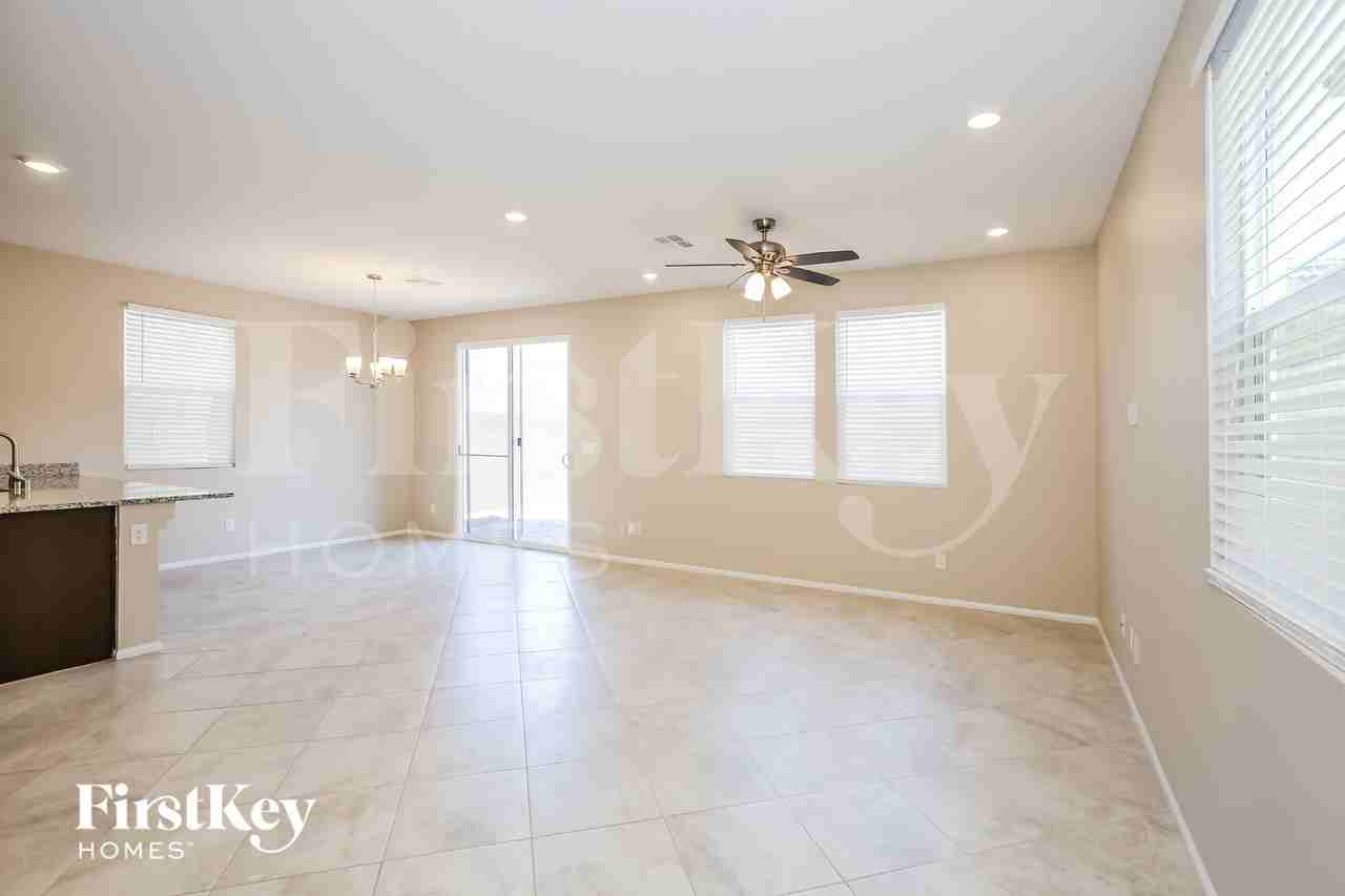 1232 Carved Terrace Ave - Photo 3 of 15