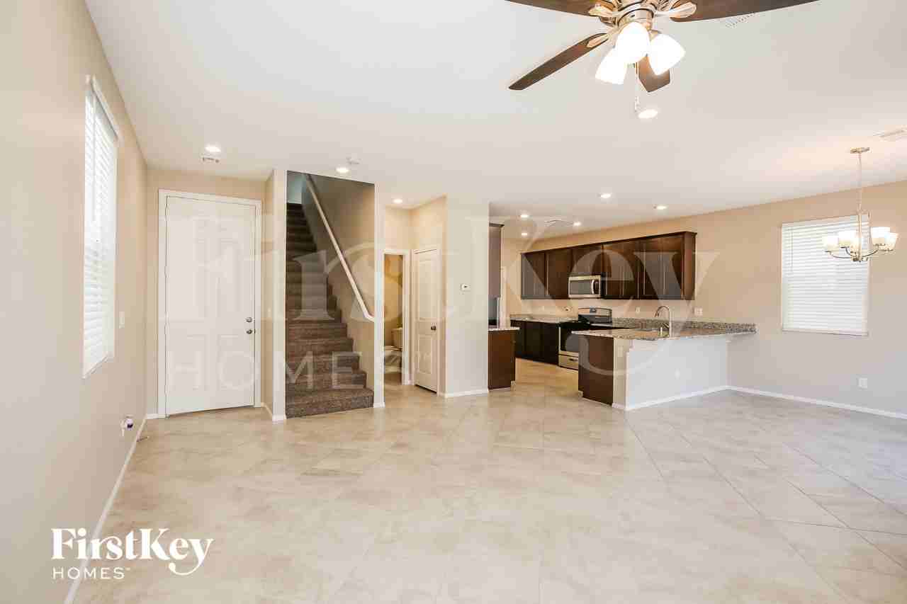 1232 Carved Terrace Ave - Photo 4 of 15