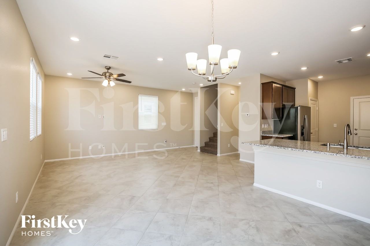 1232 Carved Terrace Ave - Photo 5 of 15