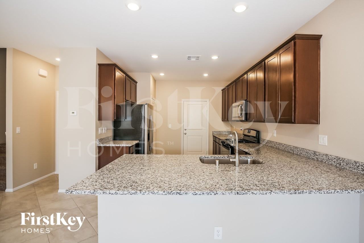 1232 Carved Terrace Ave - Photo 6 of 15