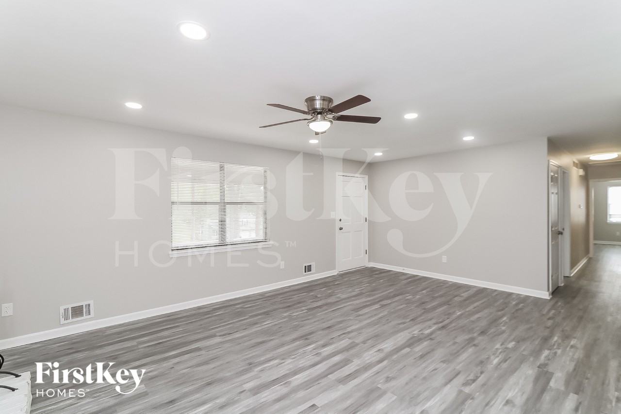 335 Lost Meadows Dr - Photo 5 of 15