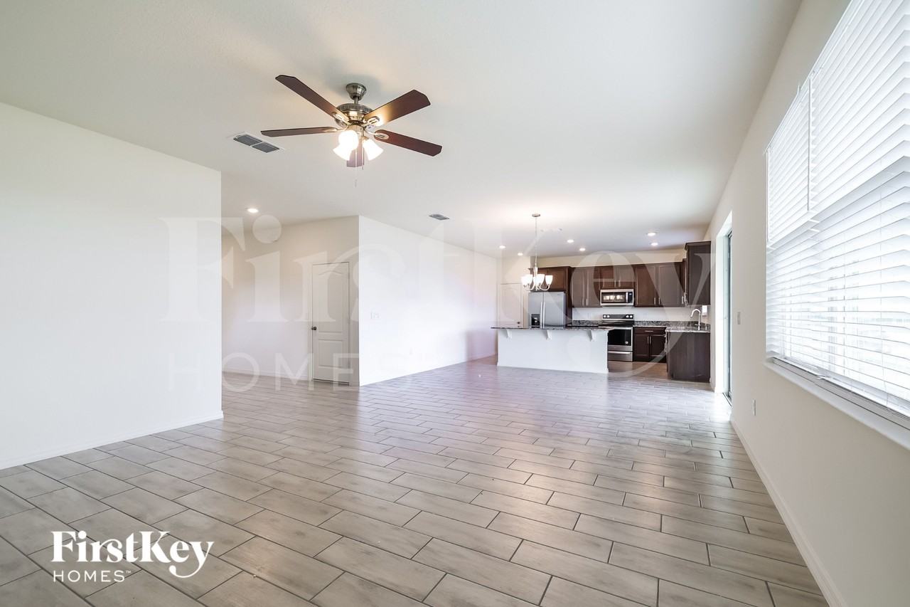 957 Gotthard Pass Dr - Photo 3 of 15