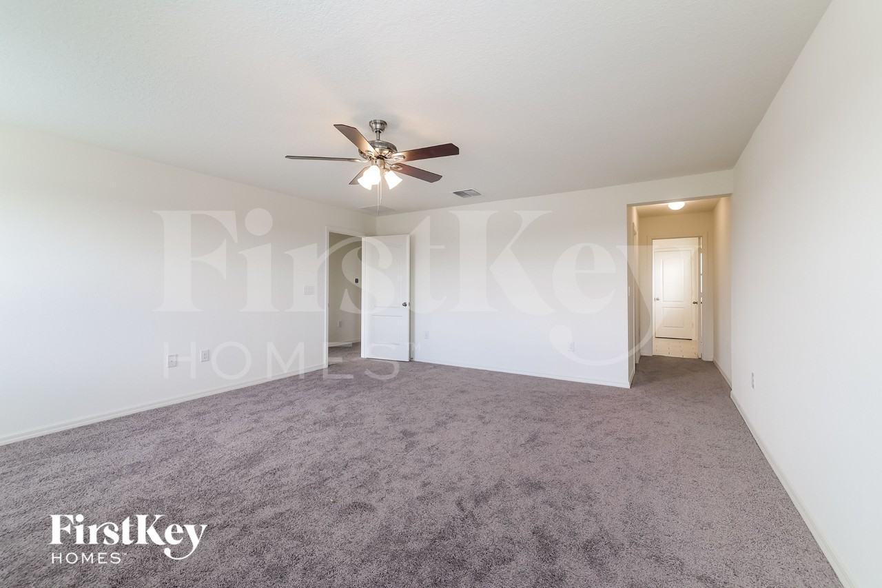 957 Gotthard Pass Dr - Photo 5 of 15