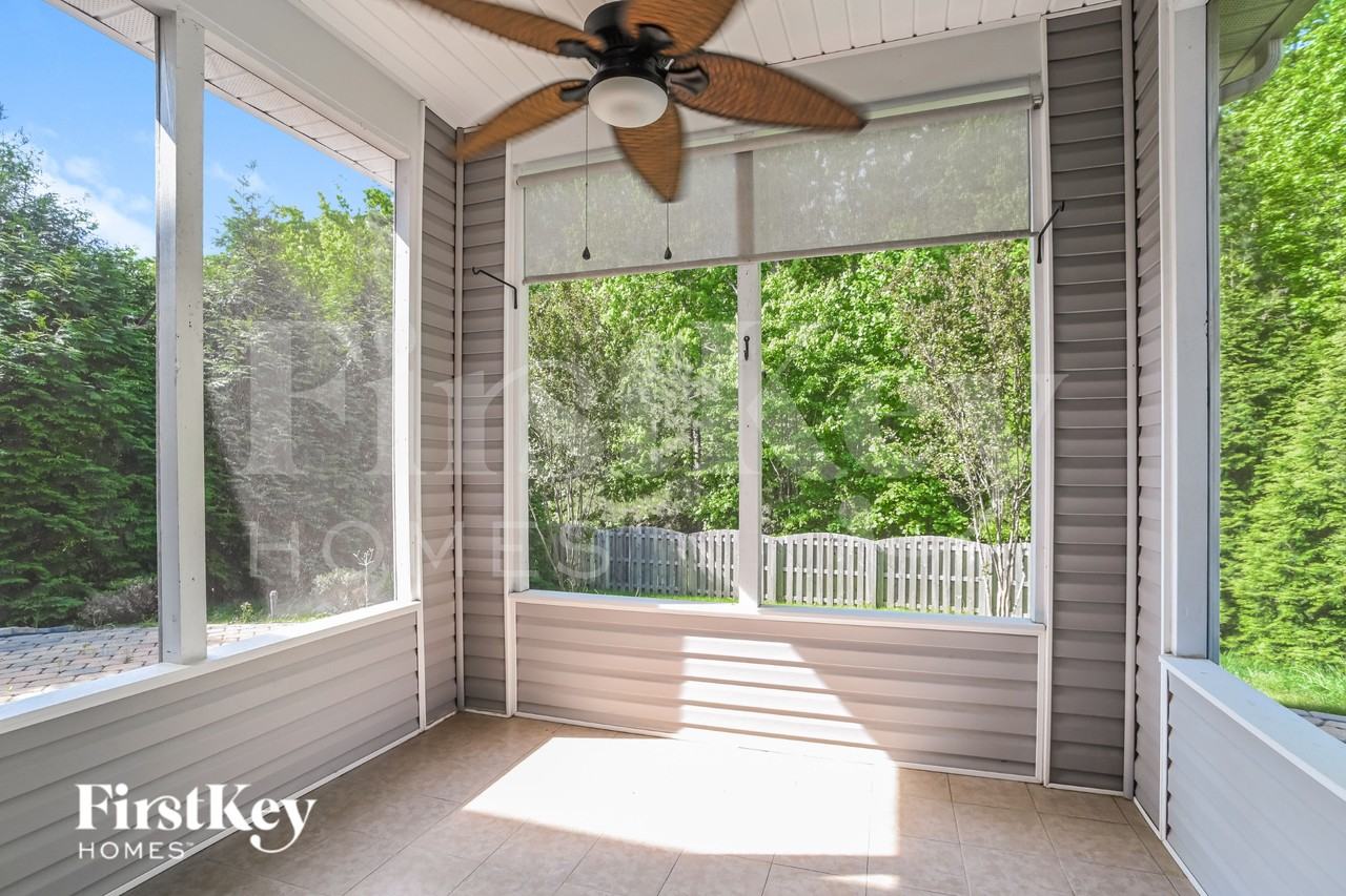 5821 Parkstone Dr - Photo 7 of 16