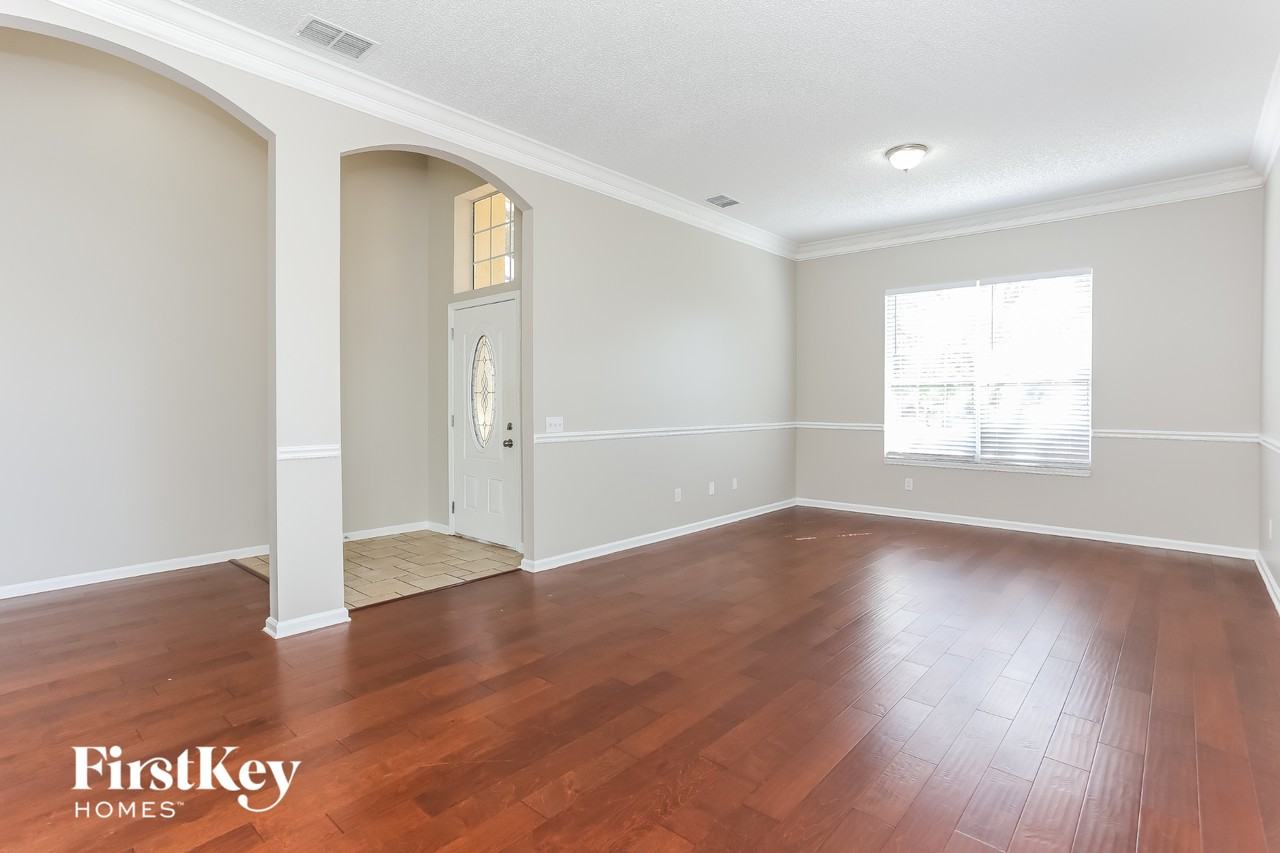 8311 Abbeyfield Dr - Photo 5 of 15