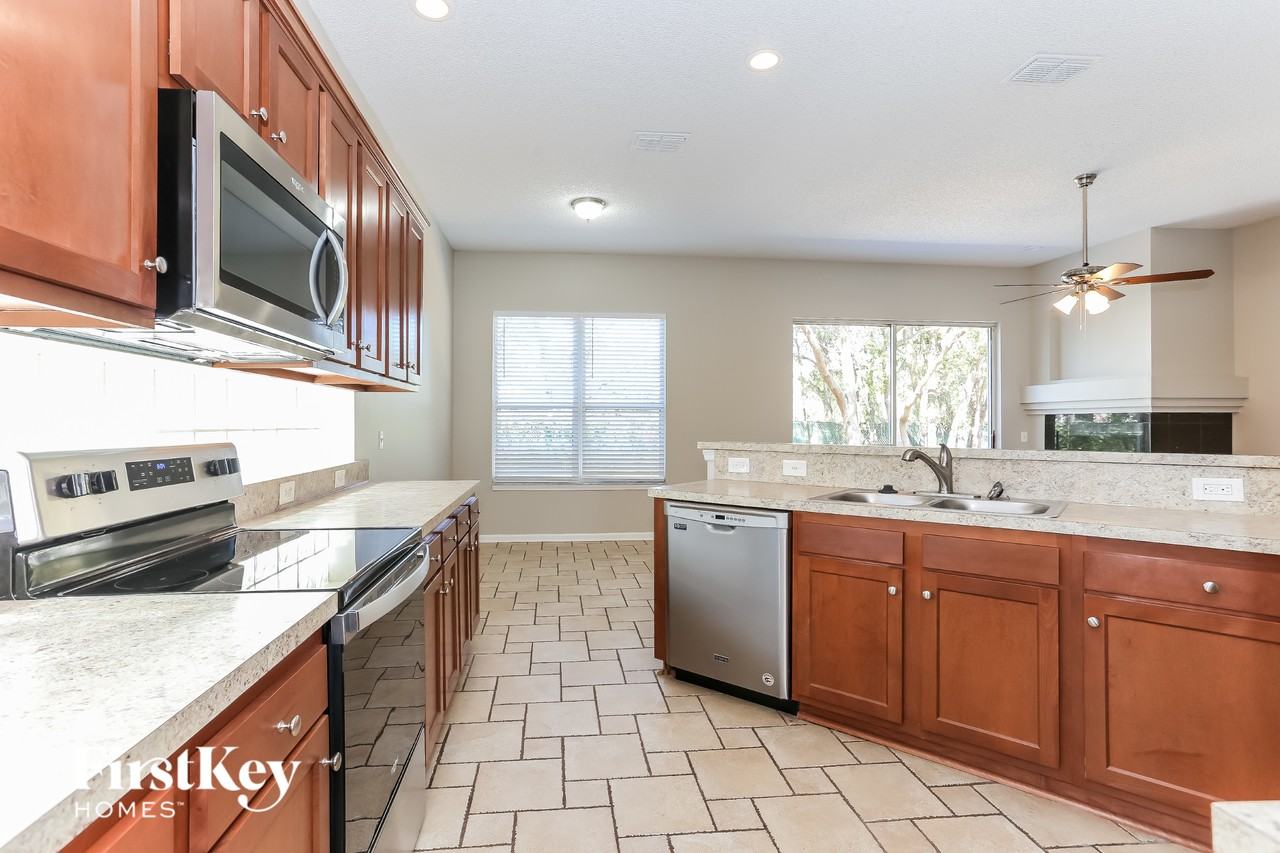 8311 Abbeyfield Dr - Photo 7 of 15